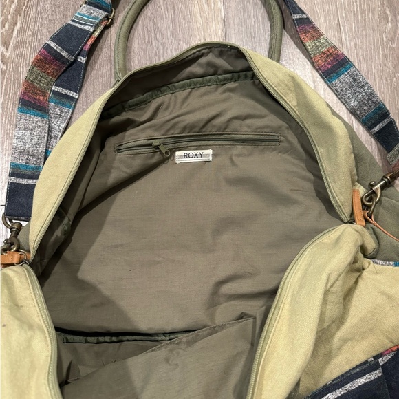 Roxy Green Printed Duffle Bag - Picture 2 of 3